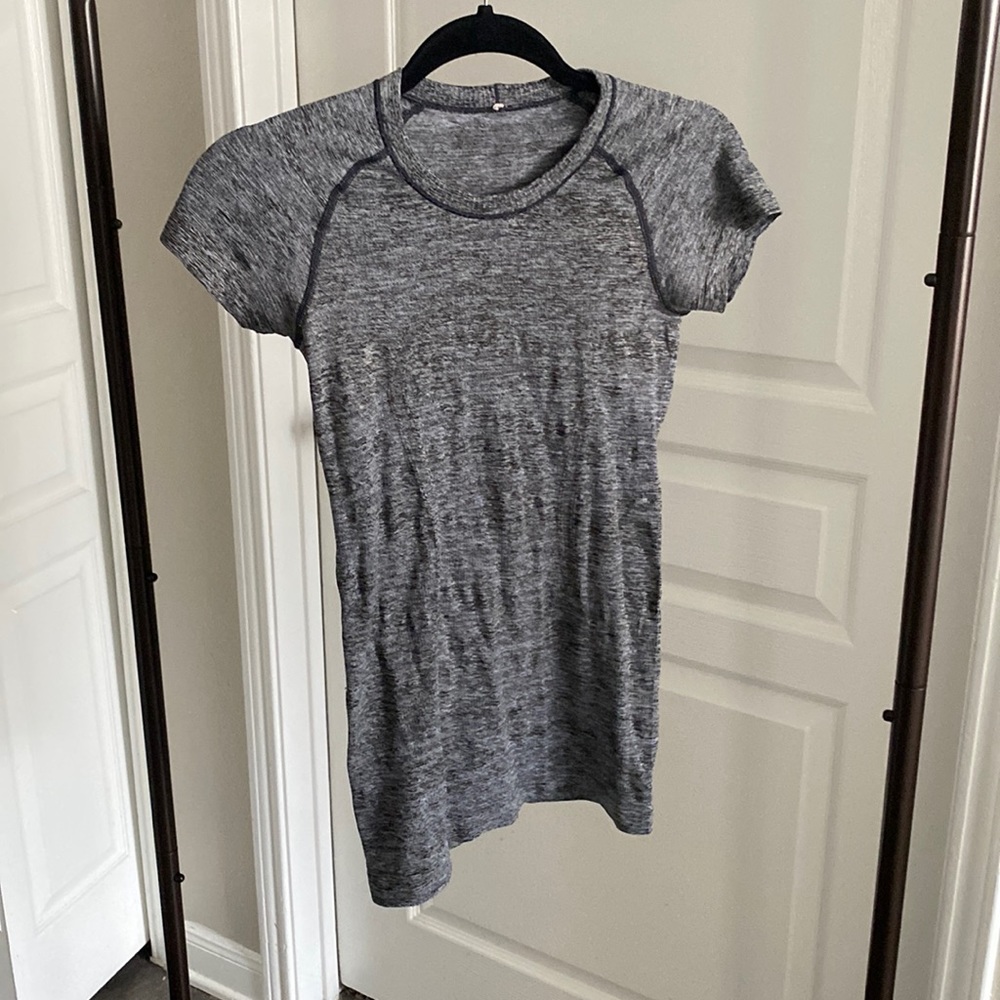 Lululemon Swiftly Tech Short Sleeve Shirt Size 4